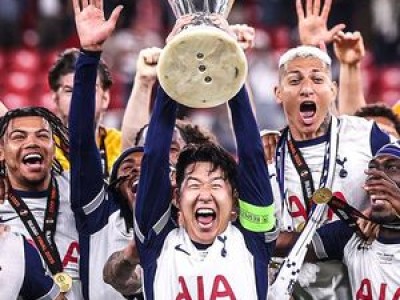 손흥민 우승 세리머니에 메달 없이 황당한 상황