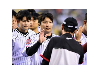 LG 두산 상대로 역전승 이끌며 잠실 라이벌전 승리
