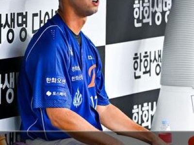 한화 에르난데스 후반기 첫 등판에서 실수로 팬들 분노