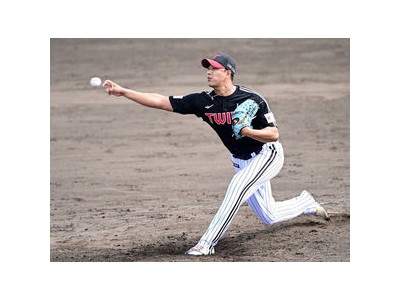 염경엽 감독 불펜 4총사 첫 연습경기 성적 긍정적으로 평가