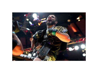 이슬람 마카체프 UFC 2승으로 새 시대 열었지만 GOAT 논란 여전히